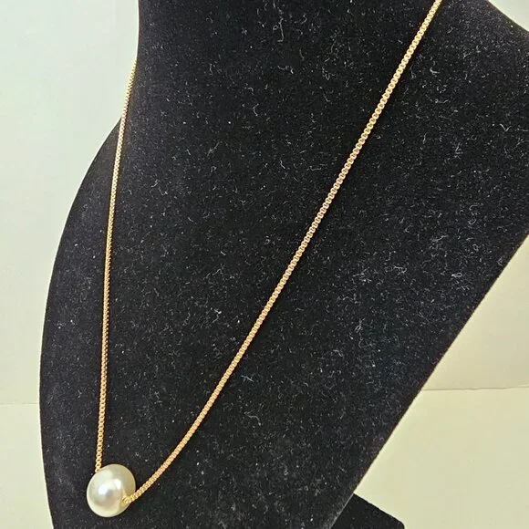Faux Pearl Pendant Gold Tone Chain Necklace 17"+2" NWOT - Picture 2 of 5